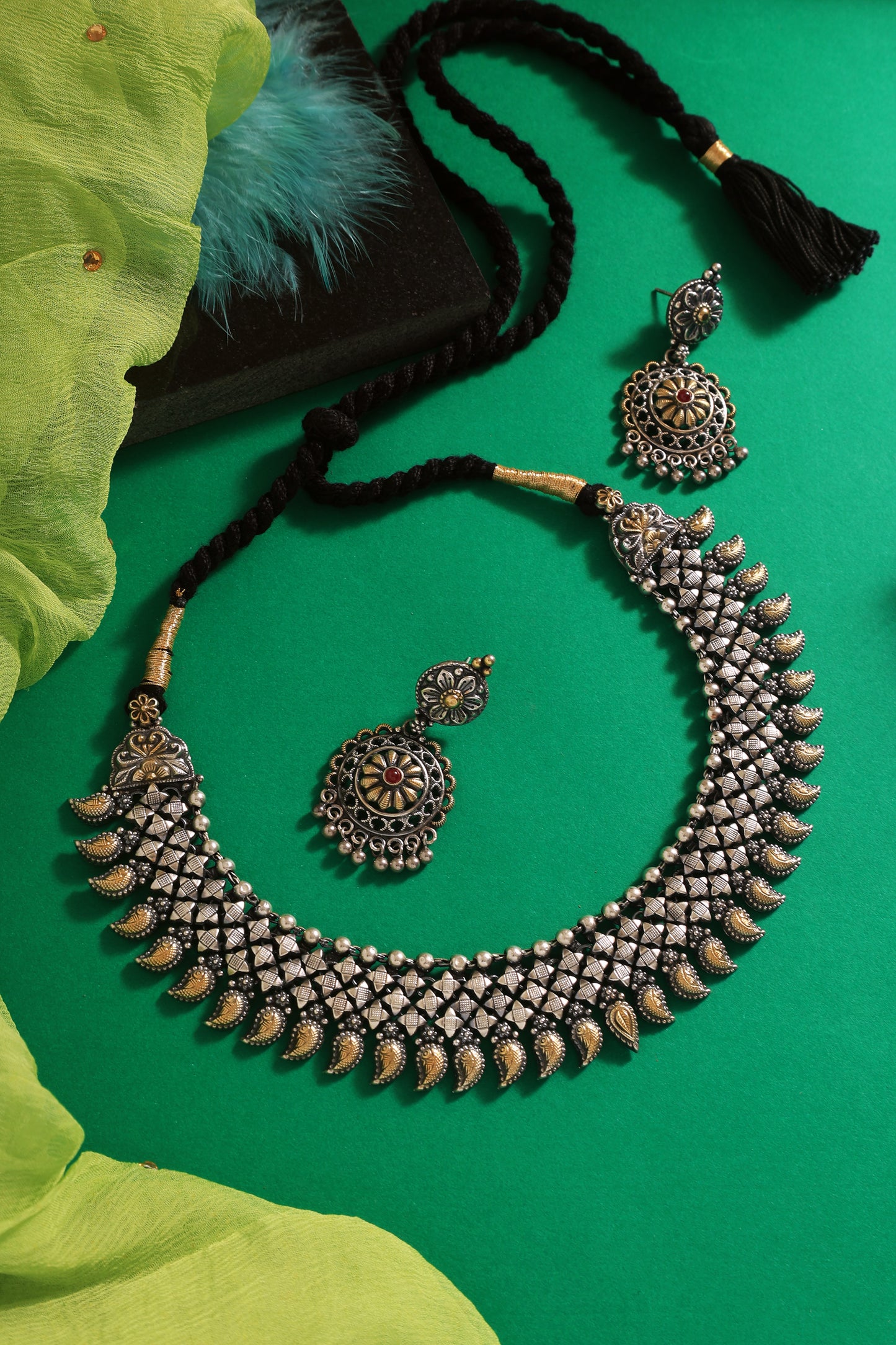 Dual Tone Paisley Necklace Set