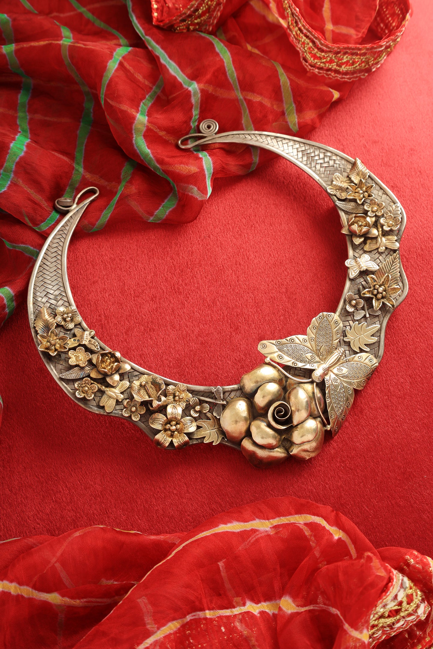 Dual Tone Flora Weaved Silver Hasli Necklace