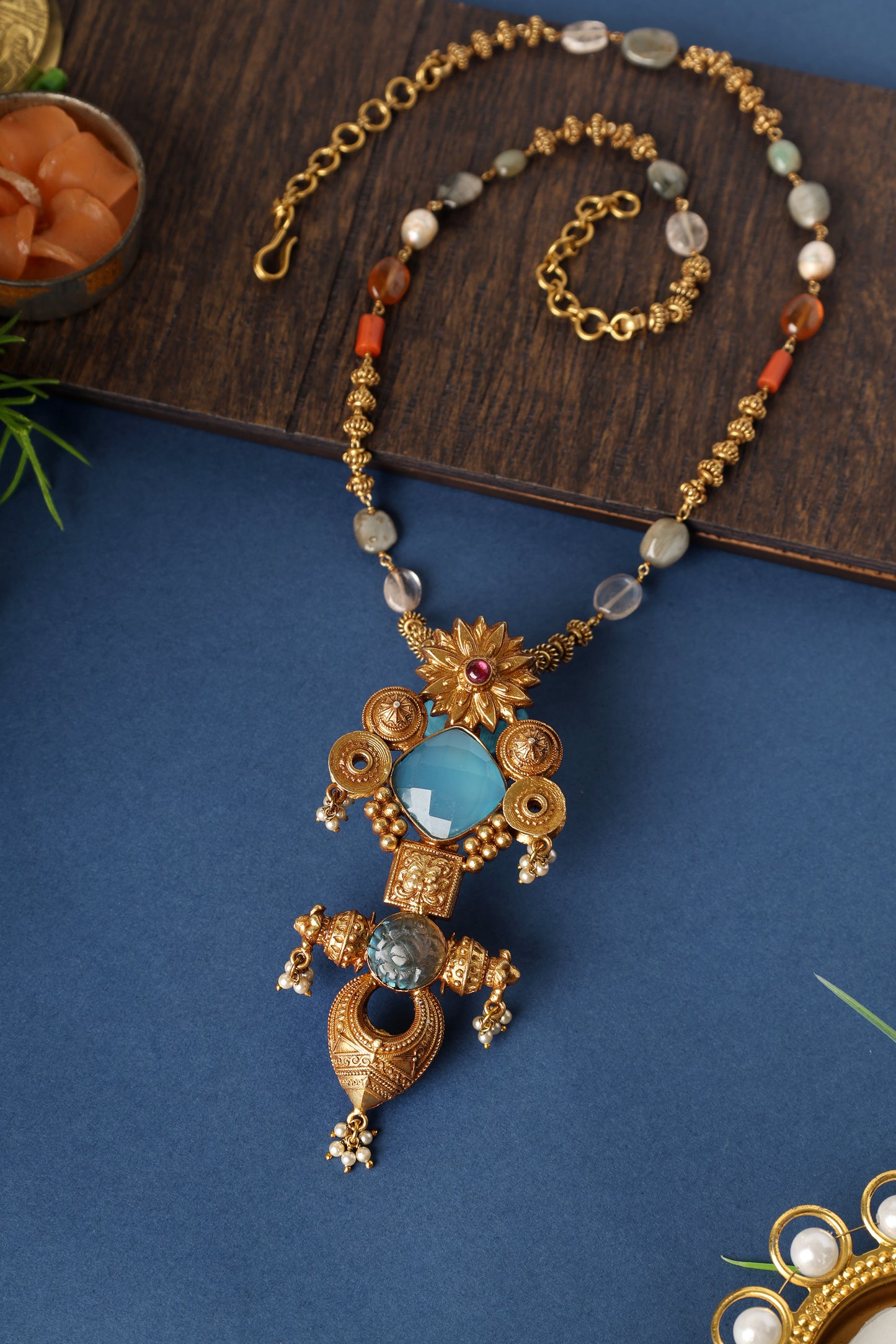 Calcidonia Pendant Necklace