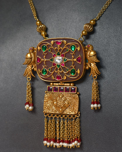 Handcrafted Necklace in 92.5 Silver with Pearls, Kundan