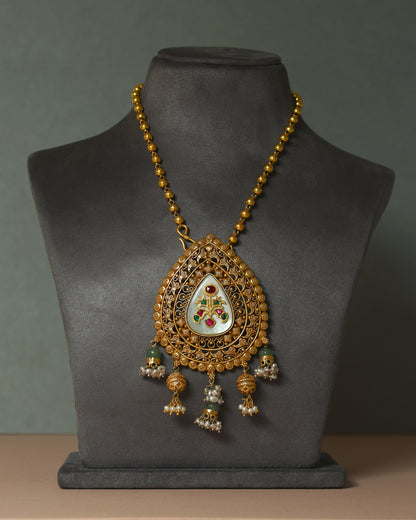 Handcrafted Necklace in 92.5 Silver with Pearls, Kundan