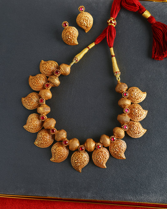 Handcrafted Necklace Set in 92.5 Silver with Kempstones