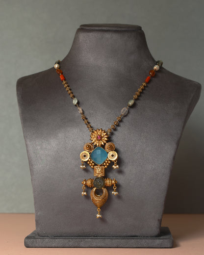 Handcrafted Necklace in 92.5 Silver with Calcedonia, Pearls