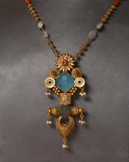 Handcrafted Necklace in 92.5 Silver with Calcedonia, Pearls