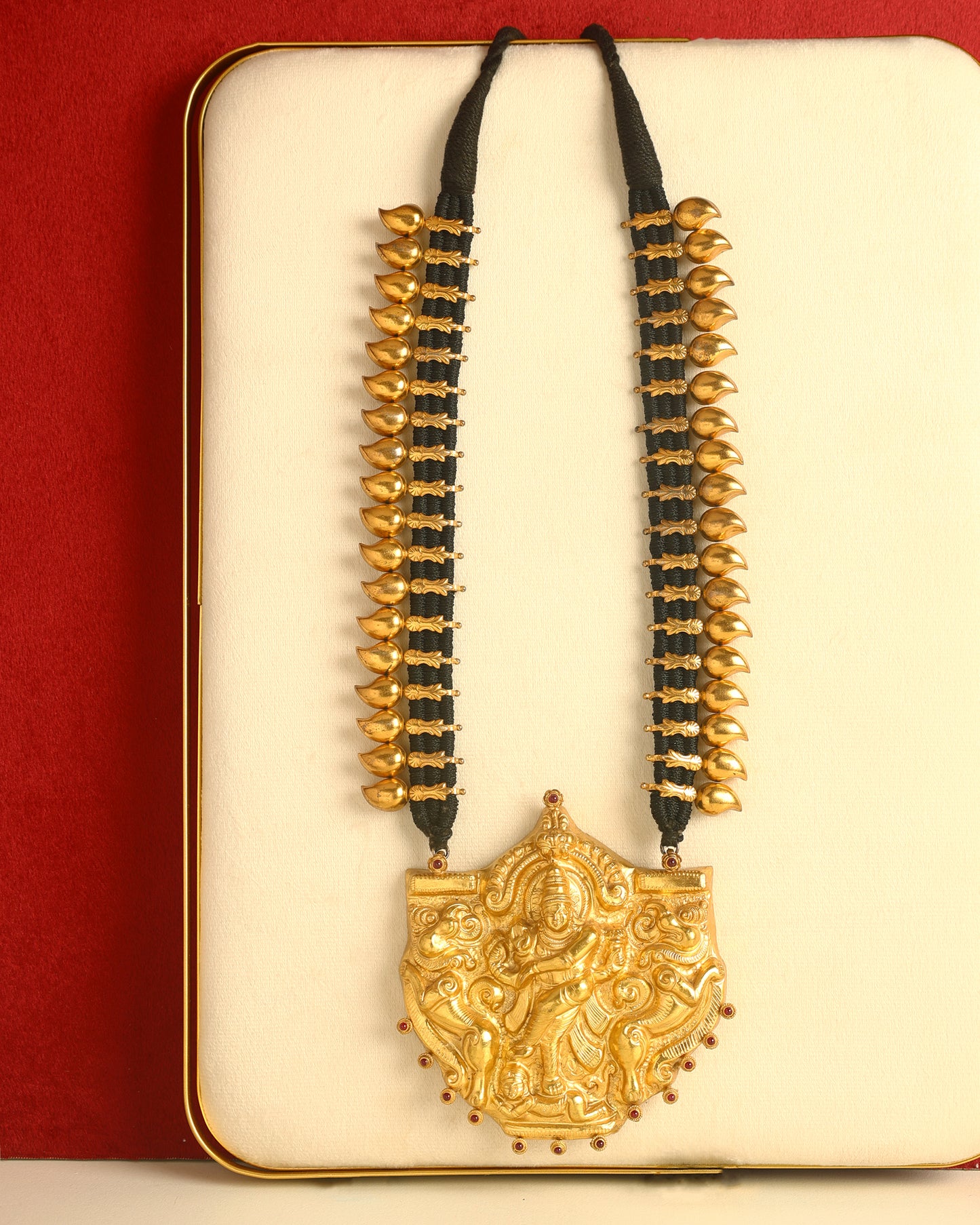 Handcrafted Necklace in 92.5 Silver with nan