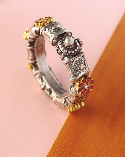Handcrafted Bangles in 92.5 Silver with Kundan