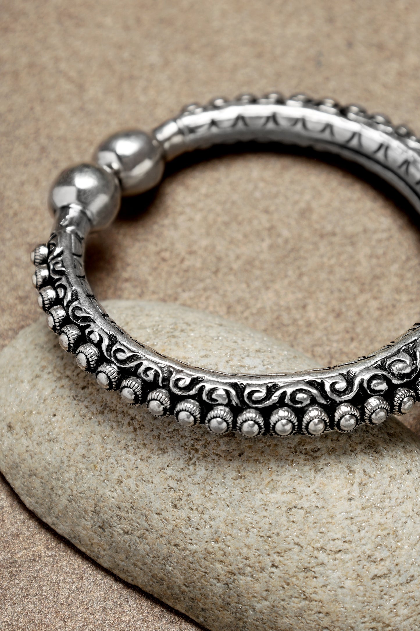 Adjustable Silver Beaded Silver Kada