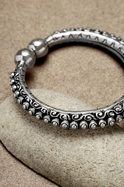 Adjustable Silver Beaded Silver Kada