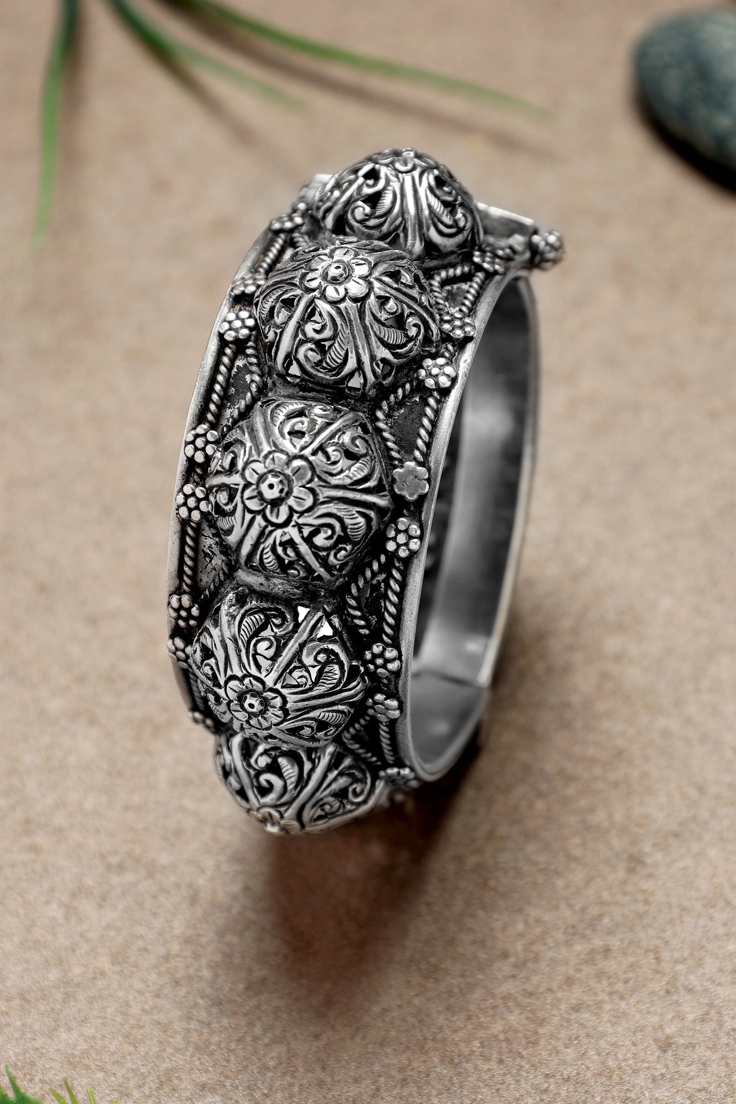 Chitai Silver Hand Cuff