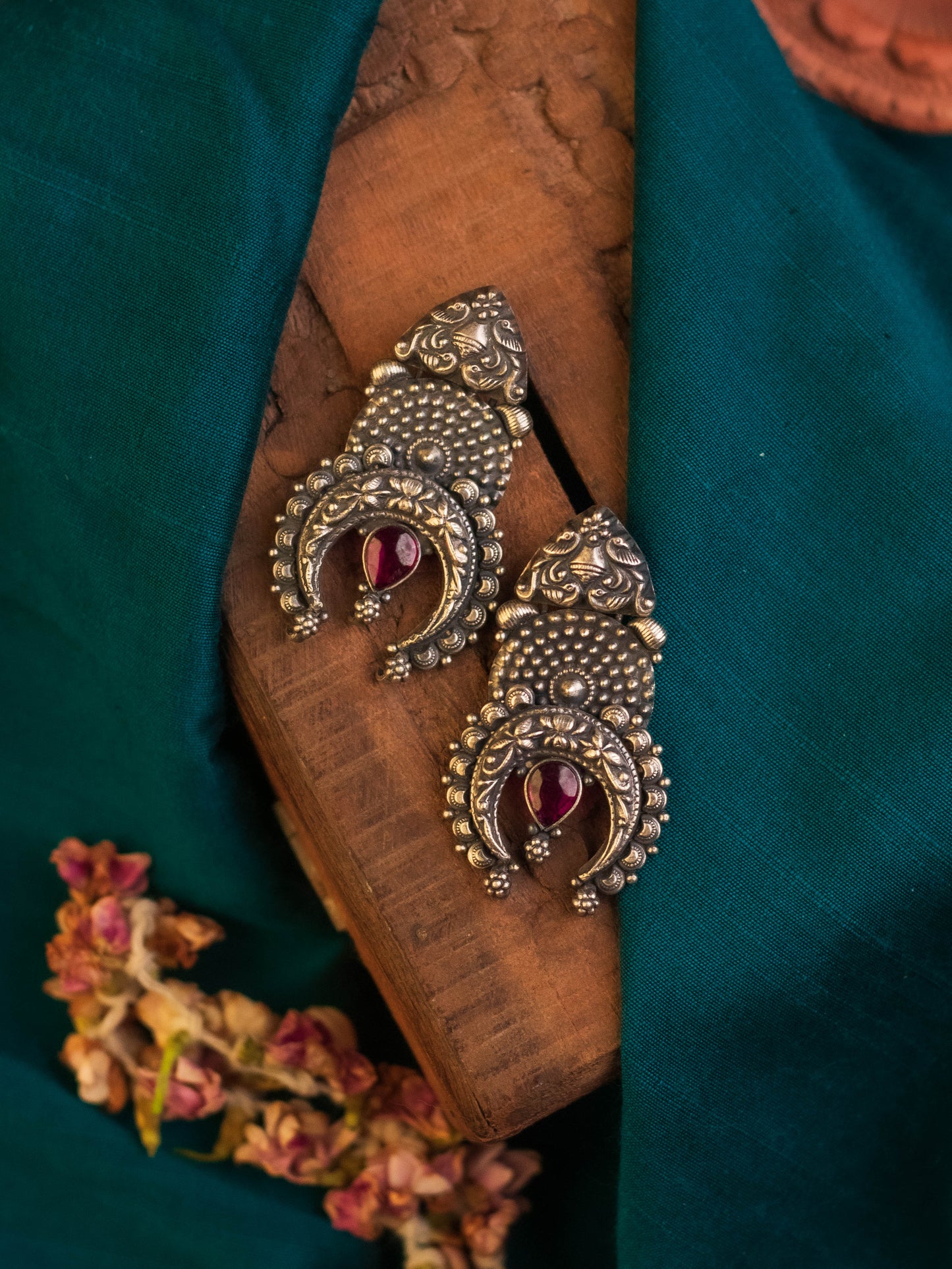 Chand Kempstone Temple Earrings