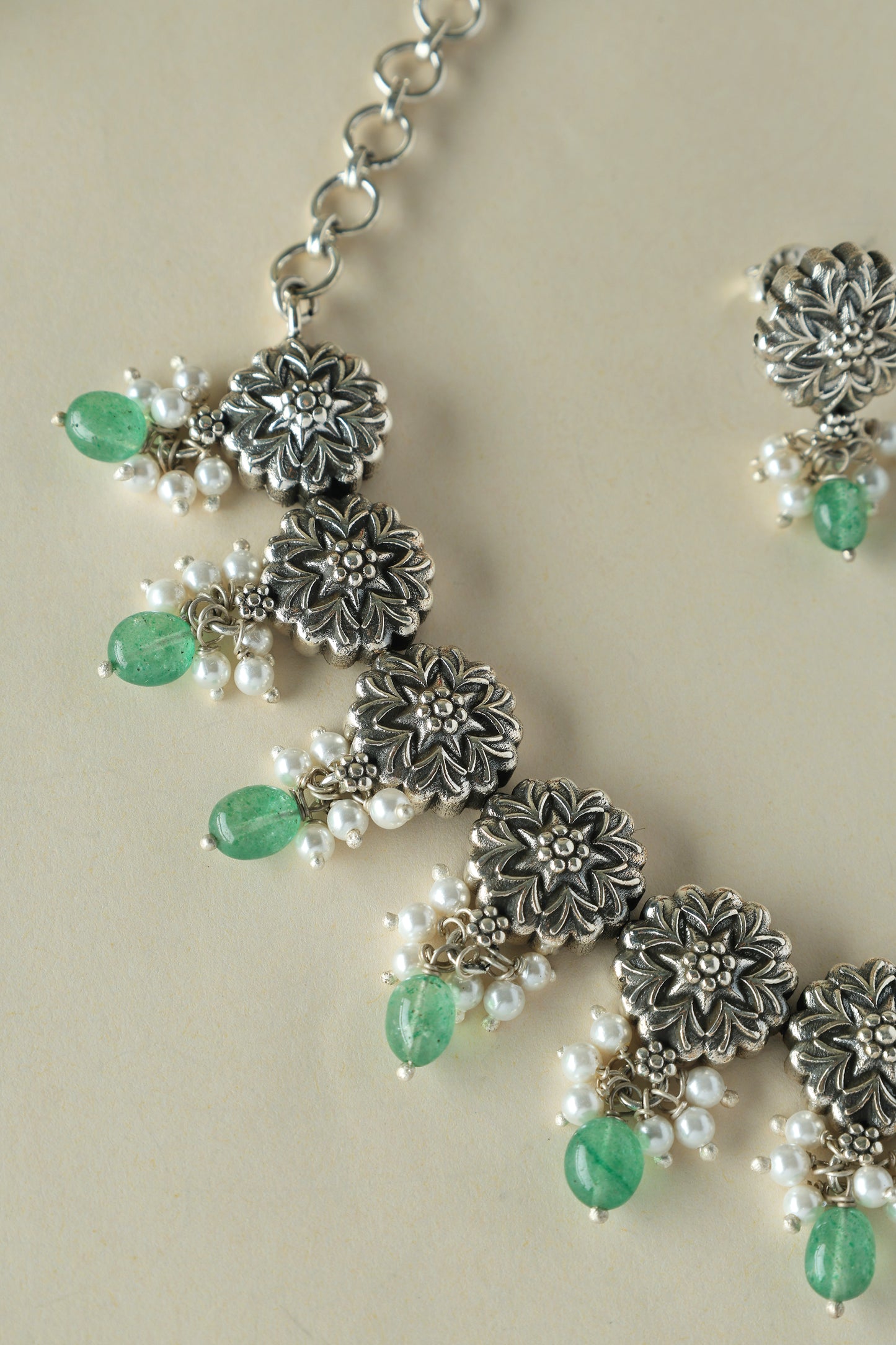 Silver Floral Onyx Pearls Necklace Set