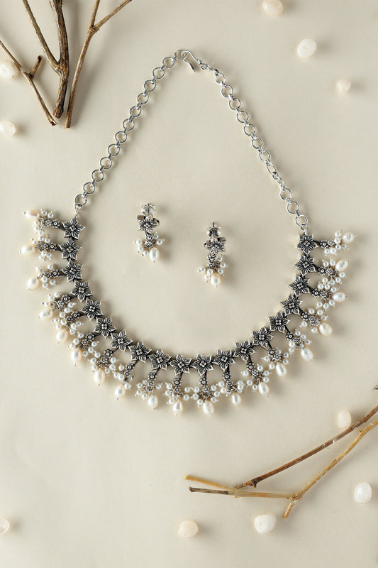 Silver Floral Pearls Necklace Set