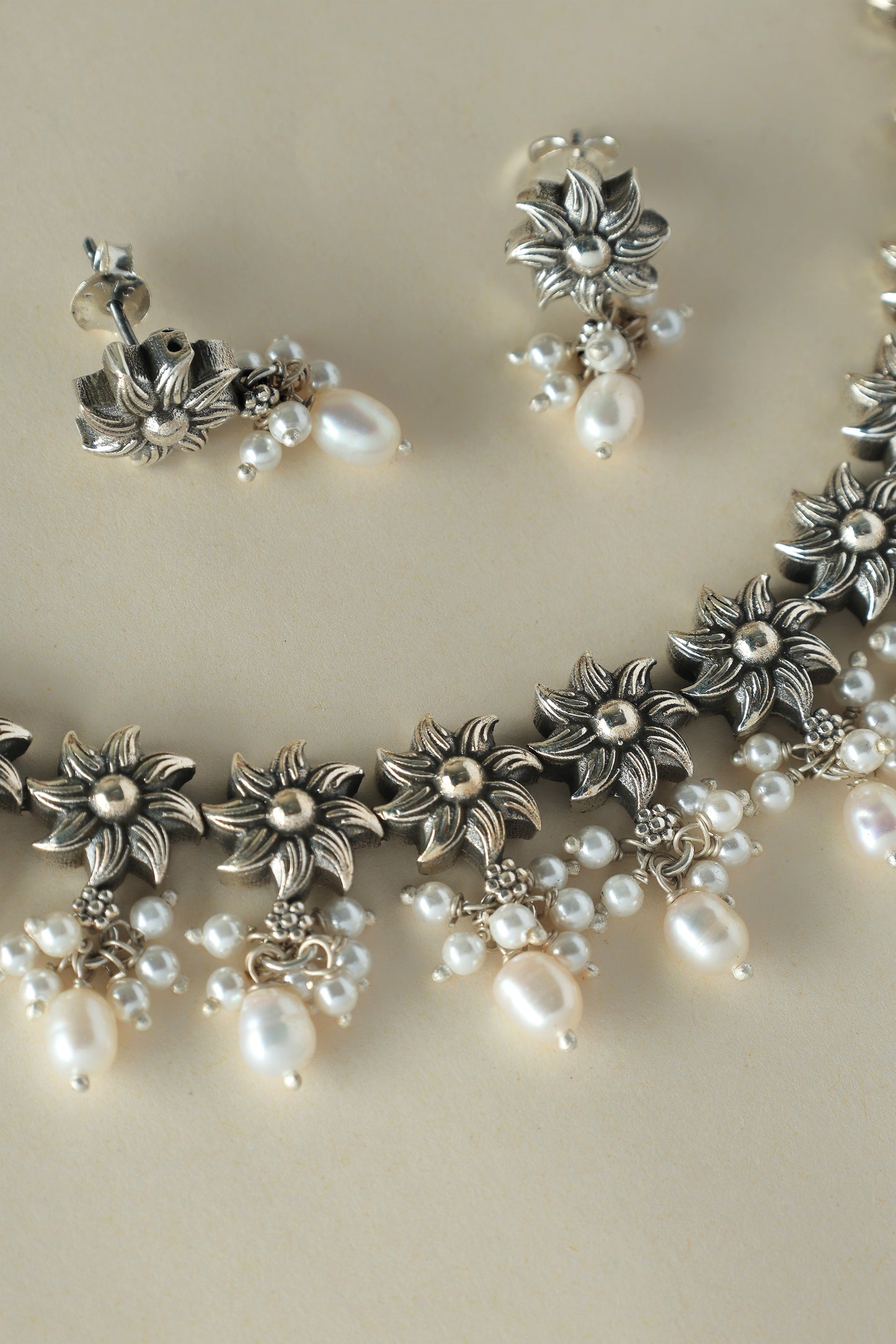 Silver Floral Necklace Set
