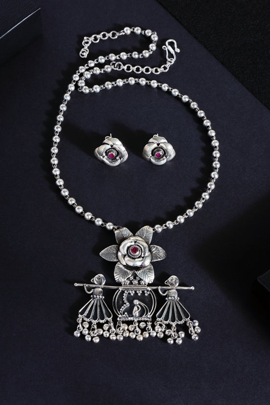 Doli Floral Cut Stone Necklace Set